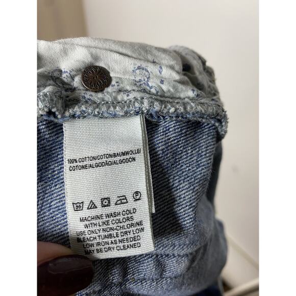 We The Free People Women's 28 Denim Shorts Button Fly Cut Off Blue Jean Boho - Picture 6 of 7